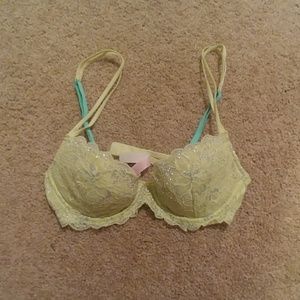 Pink Victoria Secret bra